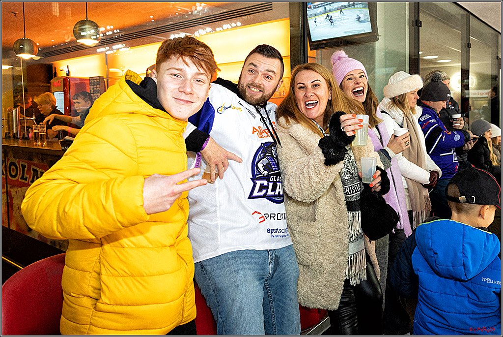 PENNY DEL WINTER GAME;  Kölner Haie - Adler Mannheim; Köln, 03.12.2022
